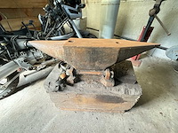 Uat aambeeld. 200 kg - afbeelding 4 van  7