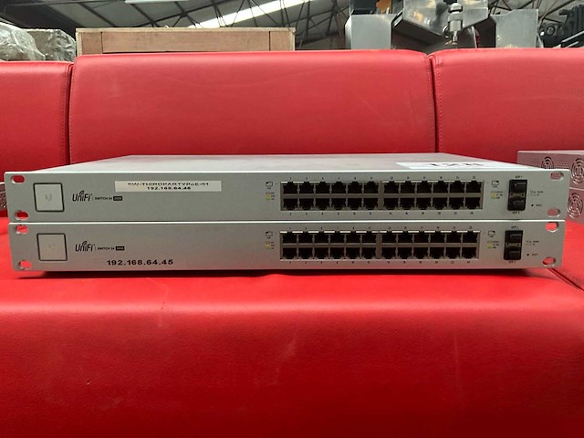 Ubiquiti - unifi - wifi, router & switch (2x) - afbeelding 1 van  5