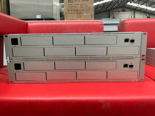 Ubiquiti - unifi - wifi, routers & switches (2x) - afbeelding 1 van  5