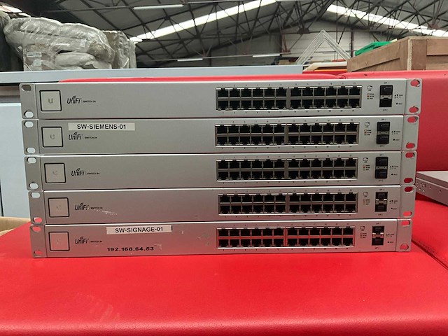 Ubiquity - unifi - wifi, routers & switches (5x) - afbeelding 1 van  5