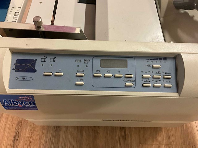 Uchida f-43n vouwmachine - afbeelding 2 van  11