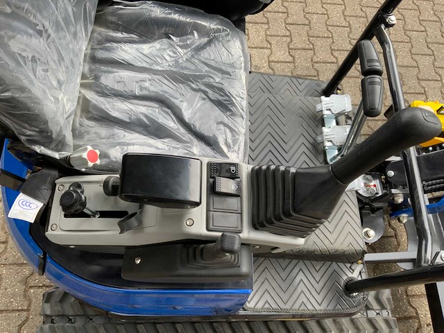 Uf equipment nm-18 - rupsgraafmachine 2026 - zwenk giek - 3 graafbakken - gereedschapskoffer - afbeelding 5 van  28