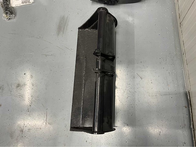 Uf equipment nm-18 - rupsgraafmachine 2026 - zwenk giek - 3 graafbakken - gereedschapskoffer - afbeelding 17 van  28