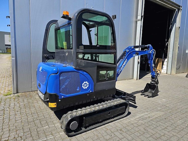 Uf equipment nm25 - minigraafmachine - snelwisselsysteem - 3 bakken - 2026 - afbeelding 28 van  31