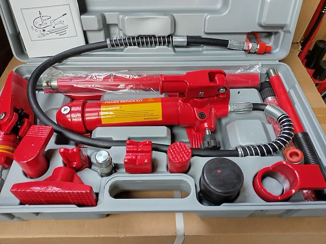 Uitdeukset 4 ton - afbeelding 1 van  4