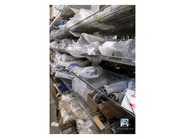 Uitgebreid assortiment aan fittingen en toebehoren voor verwarmingsinstallateurs - afbeelding 1 van  30
