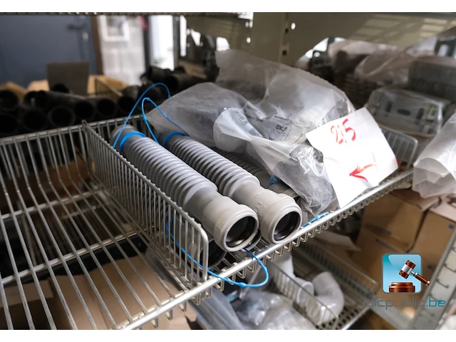 Uitgebreid assortiment aan fittingen en toebehoren voor verwarmingsinstallateurs - afbeelding 21 van  30