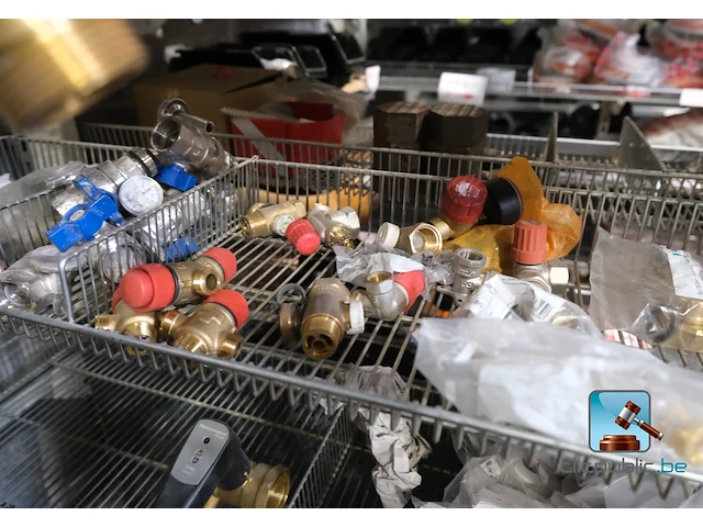 Uitgebreid assortiment verbruiksartikelen voor verwarmingsinstallateurs - afbeelding 2 van  45