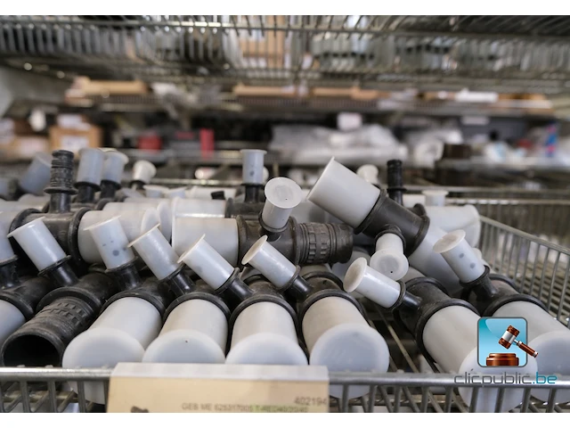 Uitgebreid assortiment verbruiksartikelen voor verwarmingsinstallateurs - afbeelding 20 van  45
