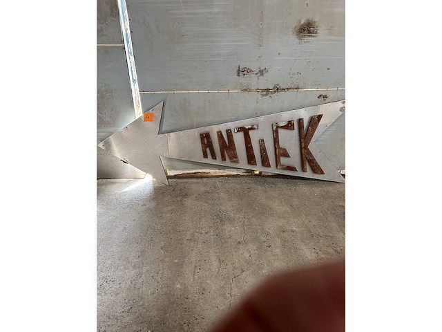 Uithangbord "antiek" - afbeelding 2 van  2