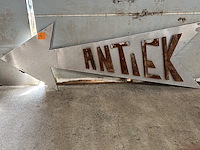 Uithangbord "antiek" - afbeelding 2 van  2