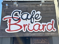 Uithangbord caf� briard