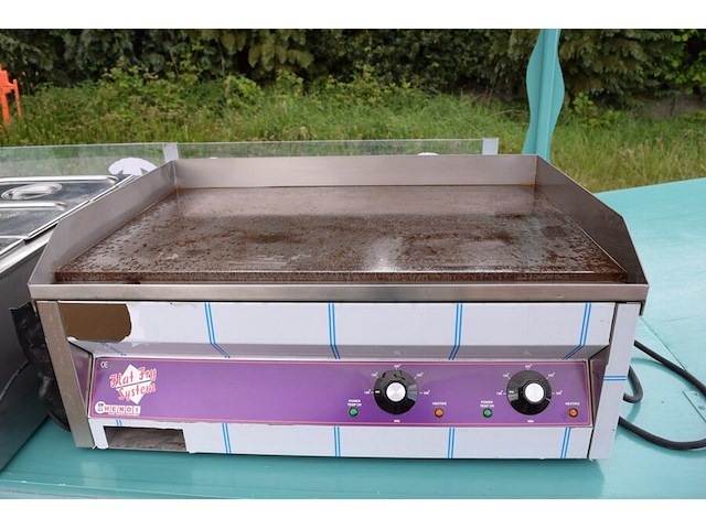 Uitklapbare foodtruck op aanhangwagen ca. 215x110cm, b 116 cm , bakplaat en bain- marie inbegrepen - afbeelding 3 van  15
