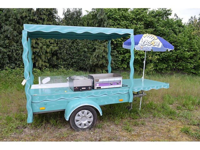Uitklapbare foodtruck op aanhangwagen ca. 215x110cm, b 116 cm , bakplaat en bain- marie inbegrepen - afbeelding 6 van  15