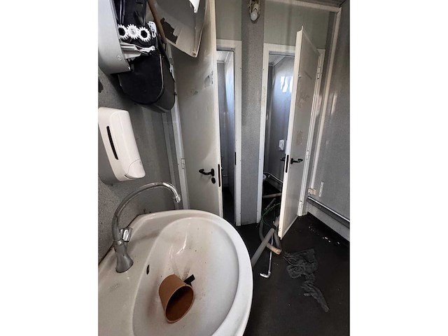 Uitneembare kantoorunits met toilet (2x) - afbeelding 3 van  16