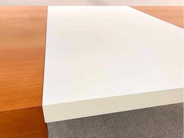 Uitrekbare houten - tafel - afbeelding 2 van  25