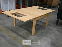 Uitschuifbaar houten tafeltje