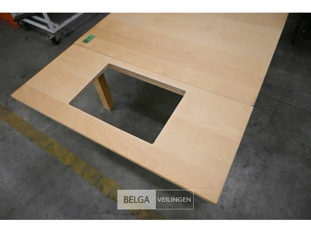 Uitschuifbaar houten tafeltje - afbeelding 3 van  5