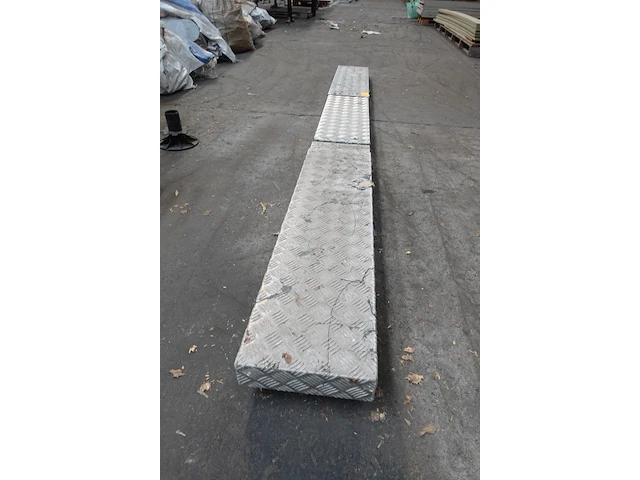 Uitschuifbaar werkplatform - afbeelding 1 van  5