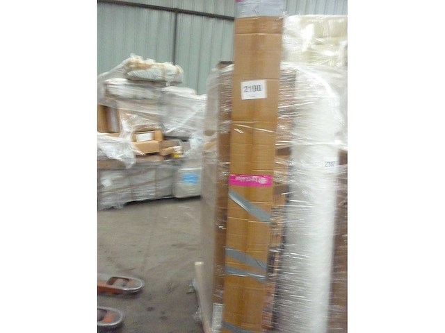 Uitschuifbare aluminium tuinwindbeschermer 180 x 300 cm zwart - afbeelding 3 van  11