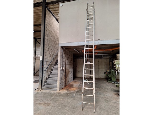 Uitschuifbare ladder, 2 x 18 treden - afbeelding 1 van  3