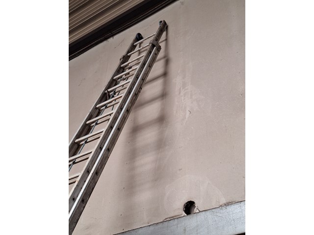 Uitschuifbare ladder, 2 x 18 treden - afbeelding 2 van  3