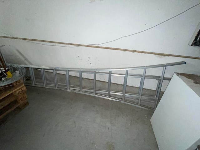 Uitschuifbare ladder - afbeelding 1 van  4