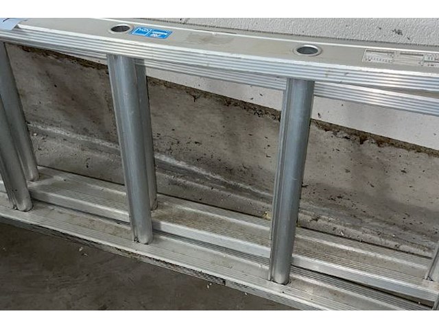 Uitschuifbare ladder - afbeelding 2 van  4