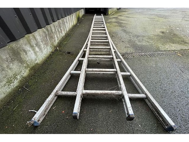 Uitschuifbare ladder - afbeelding 2 van  7