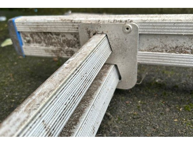 Uitschuifbare ladder - afbeelding 3 van  7