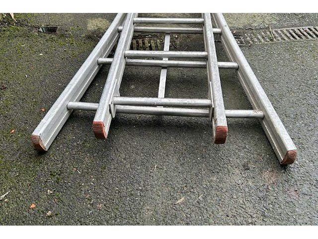 Uitschuifbare ladder - afbeelding 2 van  5