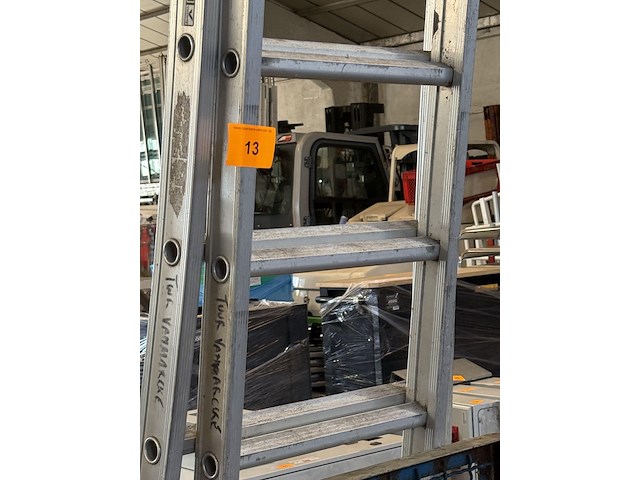 Uitschuifbare ladder - afbeelding 1 van  3