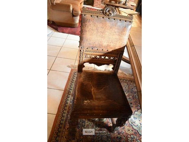 Uitschuifbare tafel met 6 tussenstukken, handgesneden houten kariatide, renaissance stijl ±380x170cm - afbeelding 6 van  7