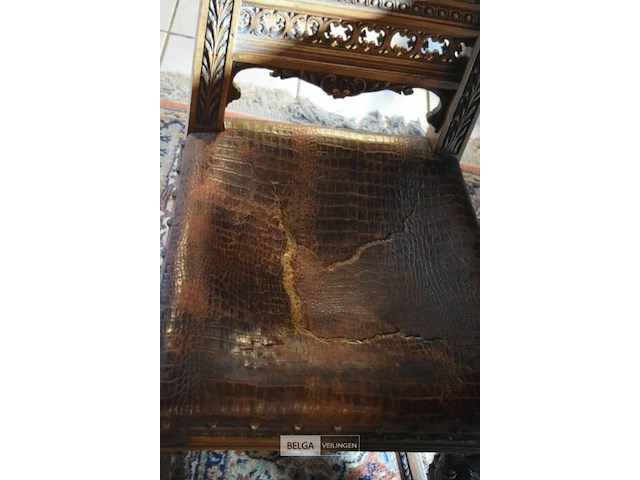 Uitschuifbare tafel met 6 tussenstukken, handgesneden houten kariatide, renaissance stijl ±380x170cm - afbeelding 7 van  7