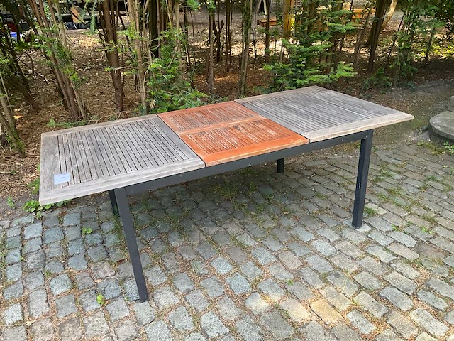 Uitschuifbare tuintafel - afbeelding 1 van  2