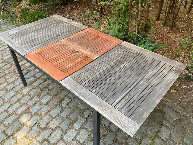 Uitschuifbare tuintafel - afbeelding 2 van  2