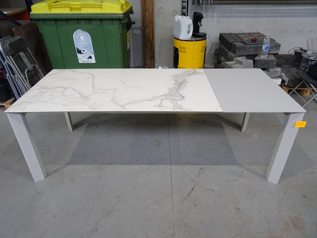 Uitschuifbare tuintafel - afbeelding 1 van  5