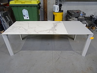 Uitschuifbare tuintafel - afbeelding 1 van  5