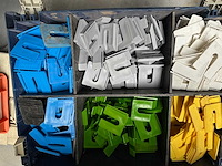 Uitvullingen pvc - various contractor materials - afbeelding 1 van  1