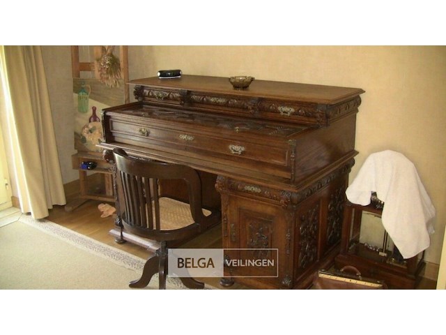 Uitzonderlijk antieke bureau - afbeelding 1 van  11