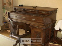 Uitzonderlijk antieke bureau