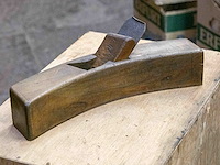 Uitzonderlijk gebogen schaaf - afbeelding 2 van  3