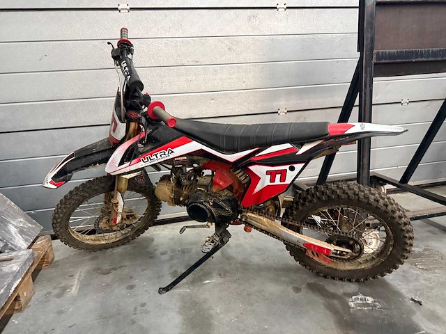 Ultra - cross - 125 - motorfiets - afbeelding 1 van  9