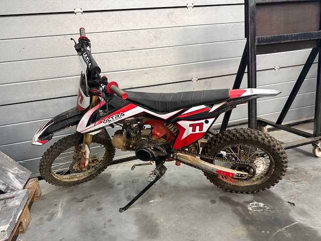 Ultra - cross - 125 - motorfiets - afbeelding 1 van  9