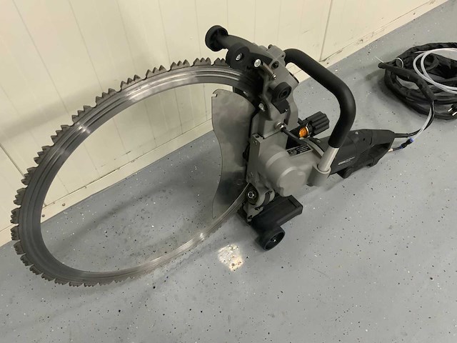 Ultra force equipment ac8600 betonzaag en dl400 betonzaag in koffer - afbeelding 27 van  29