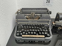 Underwood oude typmachine en telmachine - afbeelding 2 van  4