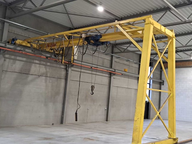 Uni crane 3200 kg hefbrug - afbeelding 1 van  5