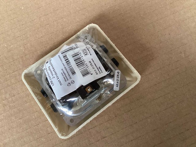 Uni inbouw wandcontactdoos (119x) - afbeelding 4 van  4