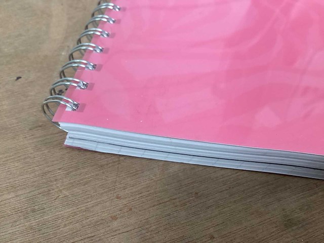 Uni schrijfblok gelinieerd, a4 (17x) - afbeelding 2 van  4