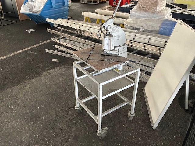 Unic 150 knipmachine-uithoek machine manueel - afbeelding 2 van  3